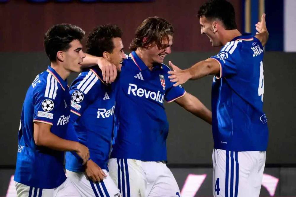 Nico Paz Bersinar, Como Hajar Manchester United 4-1
